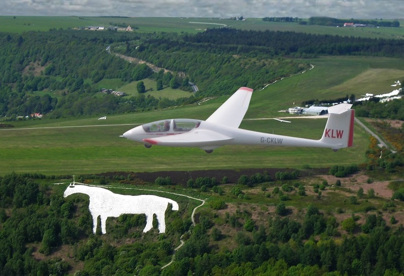 Glider over Kilburn White Horse, credit Yorkshire Gliding Club Glider over Kilburn White Horse, credit Yorkshire Gliding Club