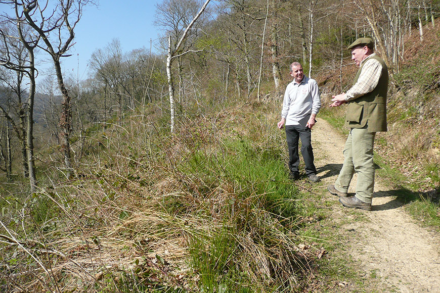 Ranger David Smith talking to a tenant farmer on Levisham Estate Ranger David Smith talking to a tenant farmer on Levisham Estate